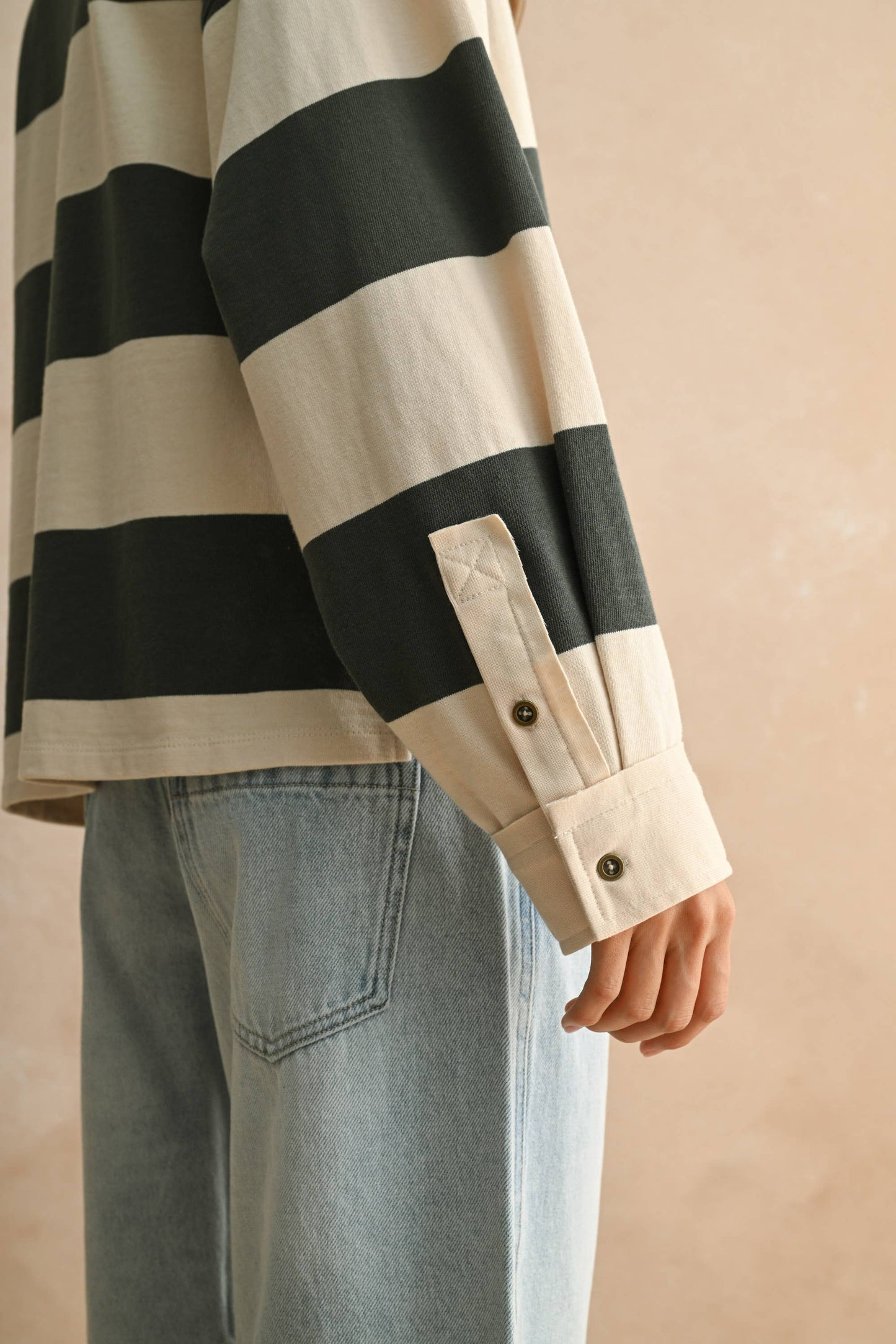 LONG SLEEVE WIDE PANEL KNITTED SHIRT