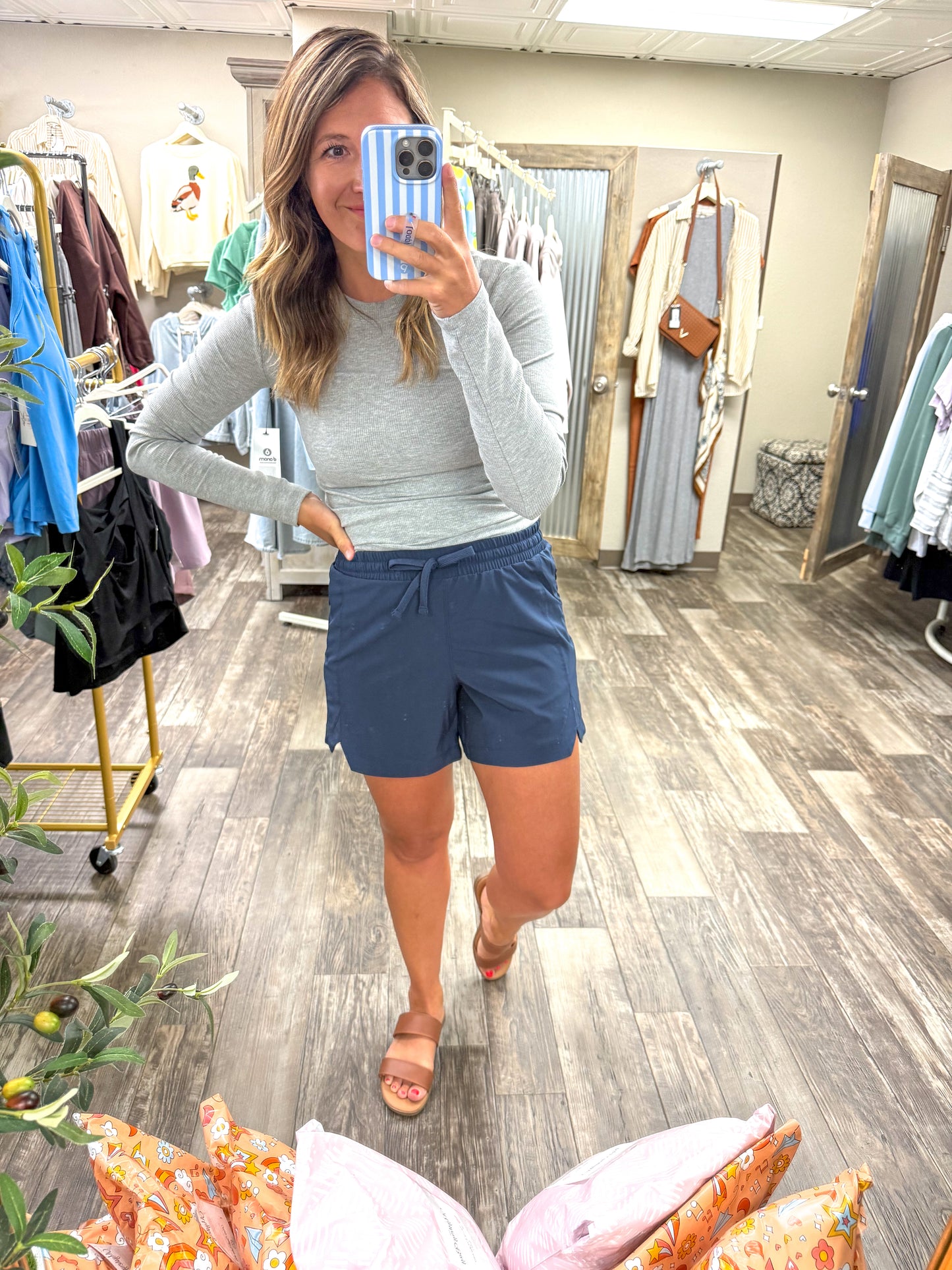 ACTIVE STRETCH WOVEN SHORTS