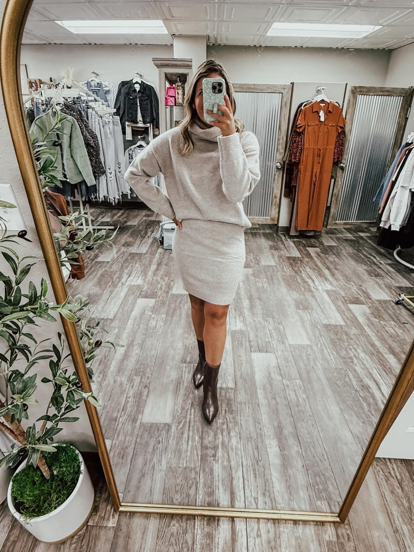 TURTLENECK KNIT SWEATER AND PENCIL MINI SKIRT SET