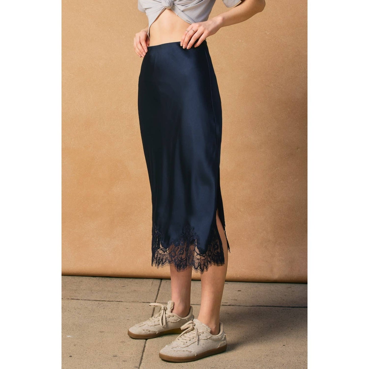 Dull Satin Lace Hem Pencil Skirt