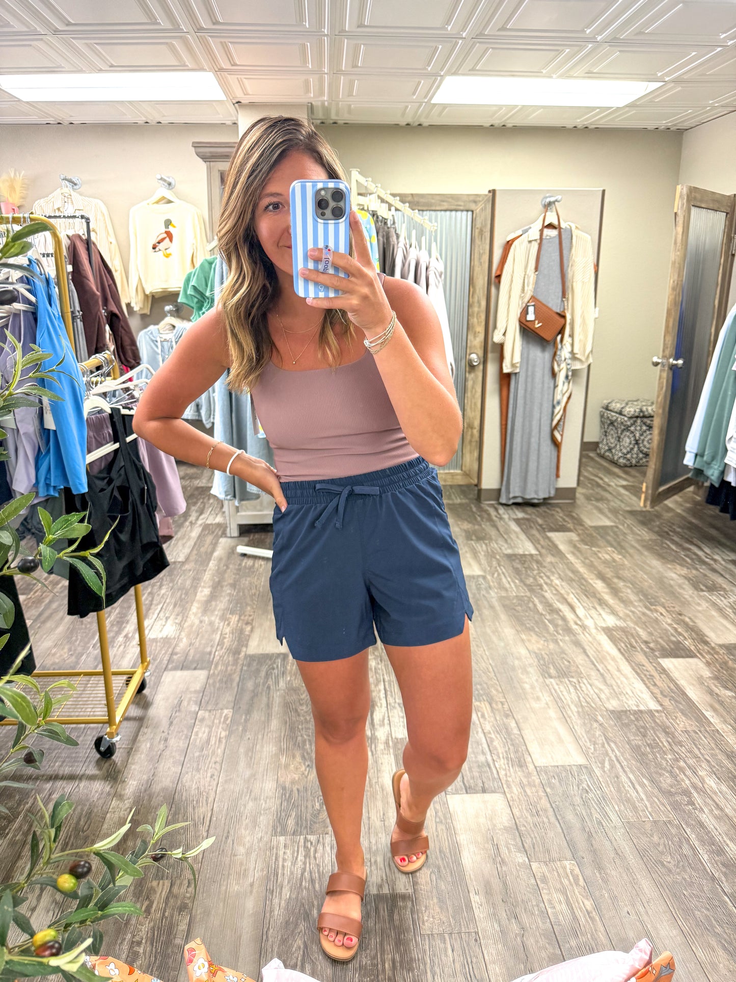 ACTIVE STRETCH WOVEN SHORTS