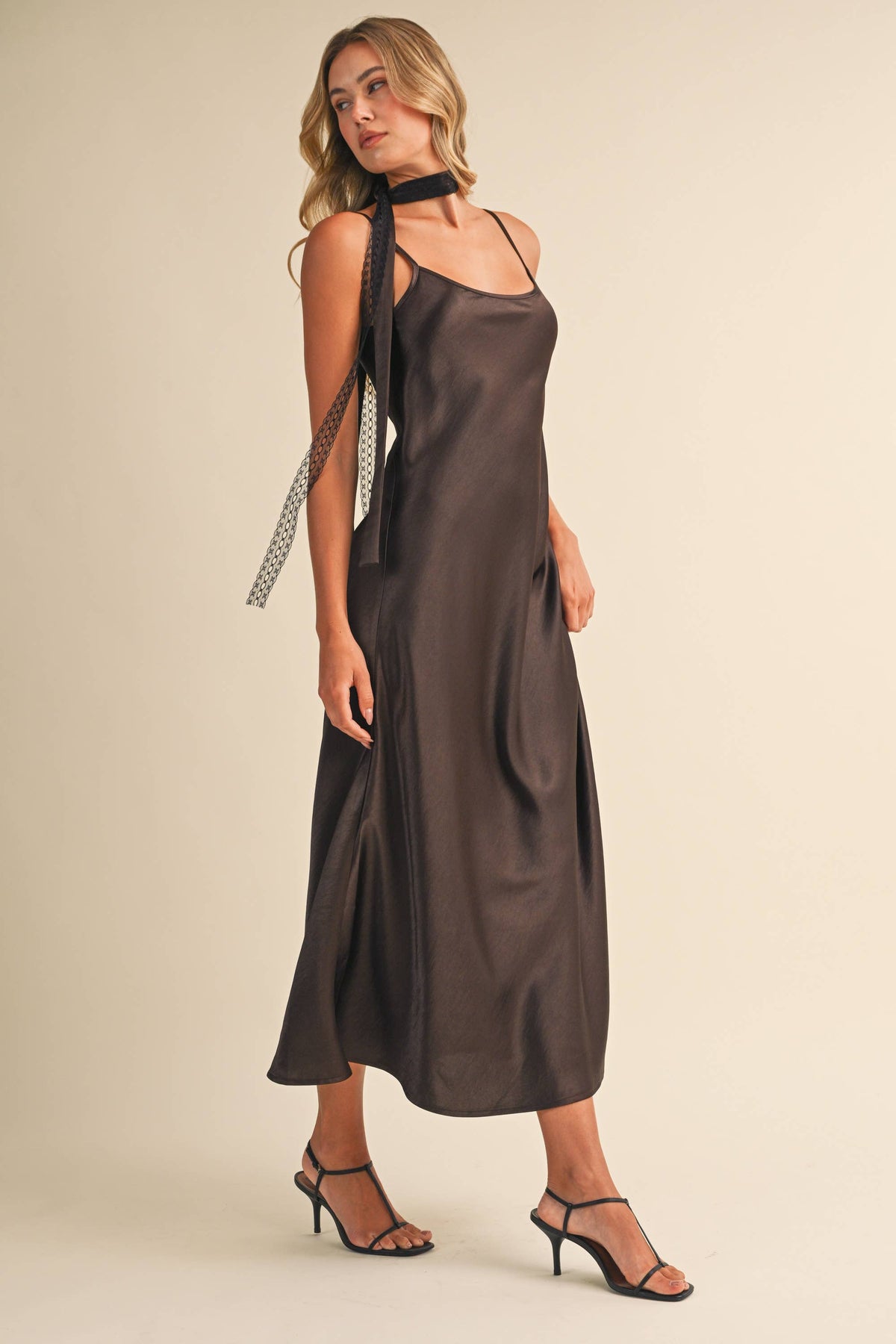 SCARF ACCESSORY SET SLEEVELESS SATIN MIDI DRESS