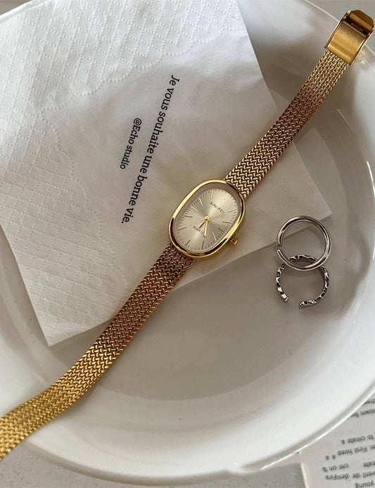 Retro Oval Dial Gold Stainless Steel Watch DP25E446