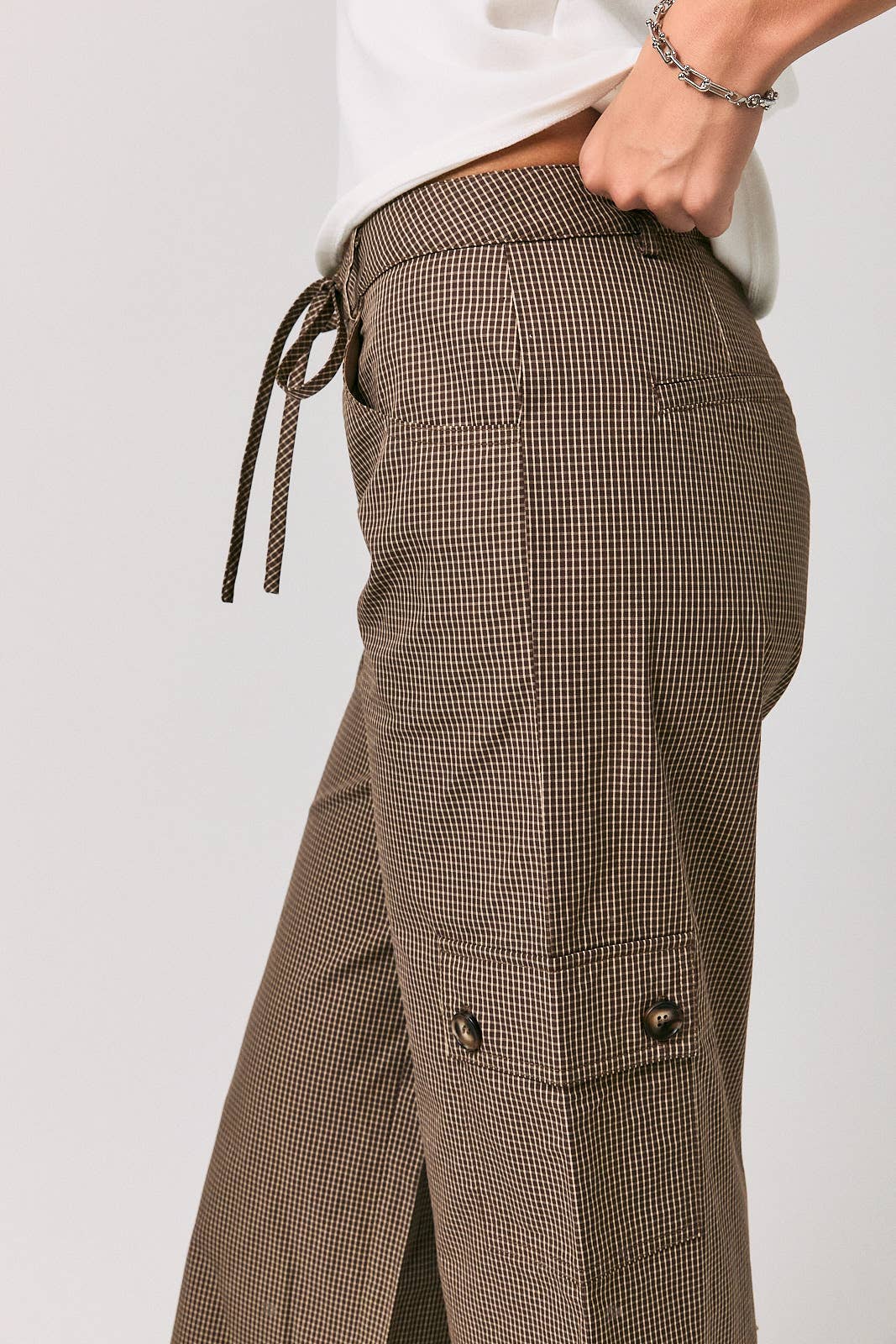 LOW WAIST DRAW STRING DETAIL CARGO PANTS