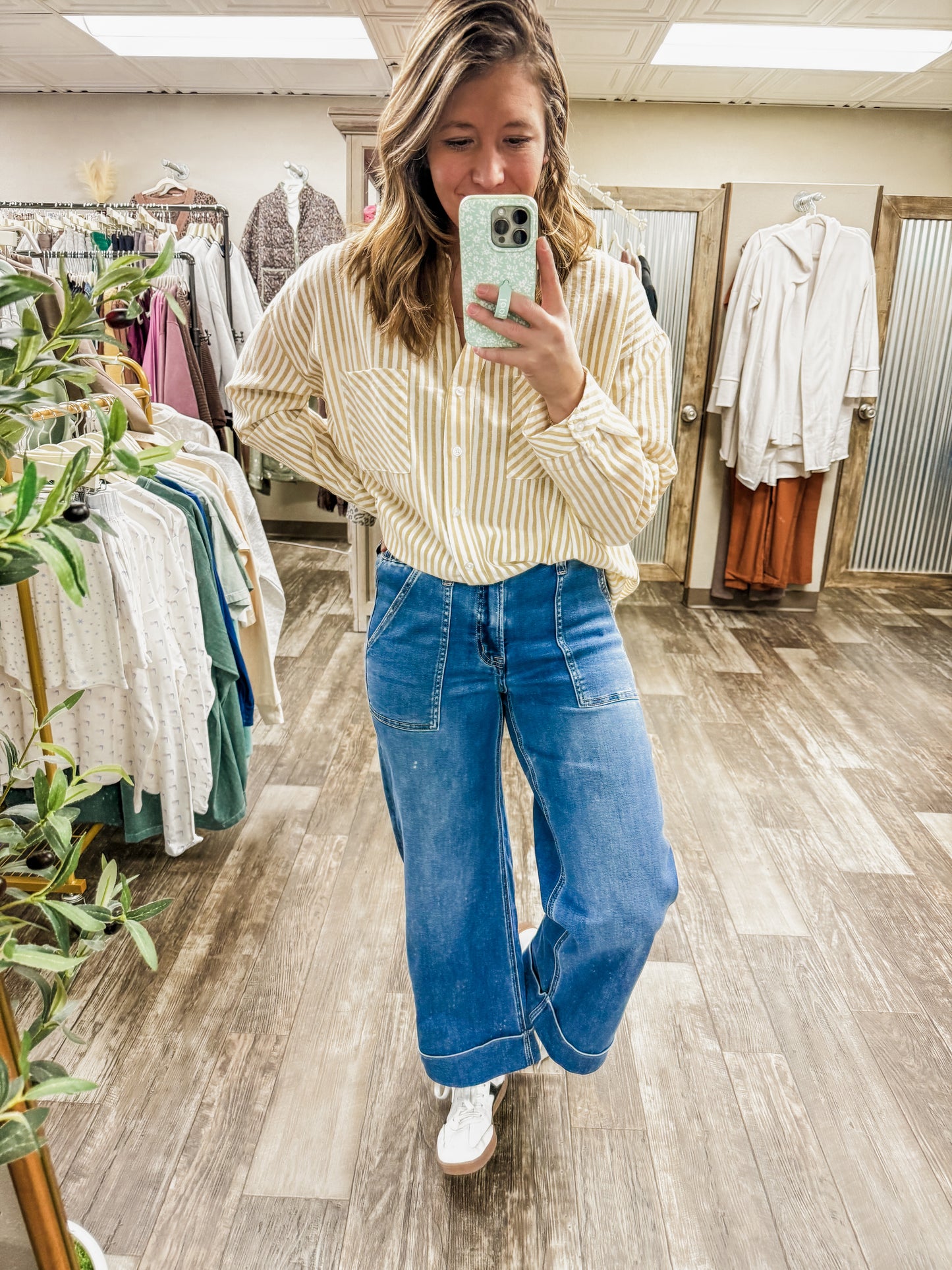 STRIPED PATTERN BUTTON DOWN SHIRTS