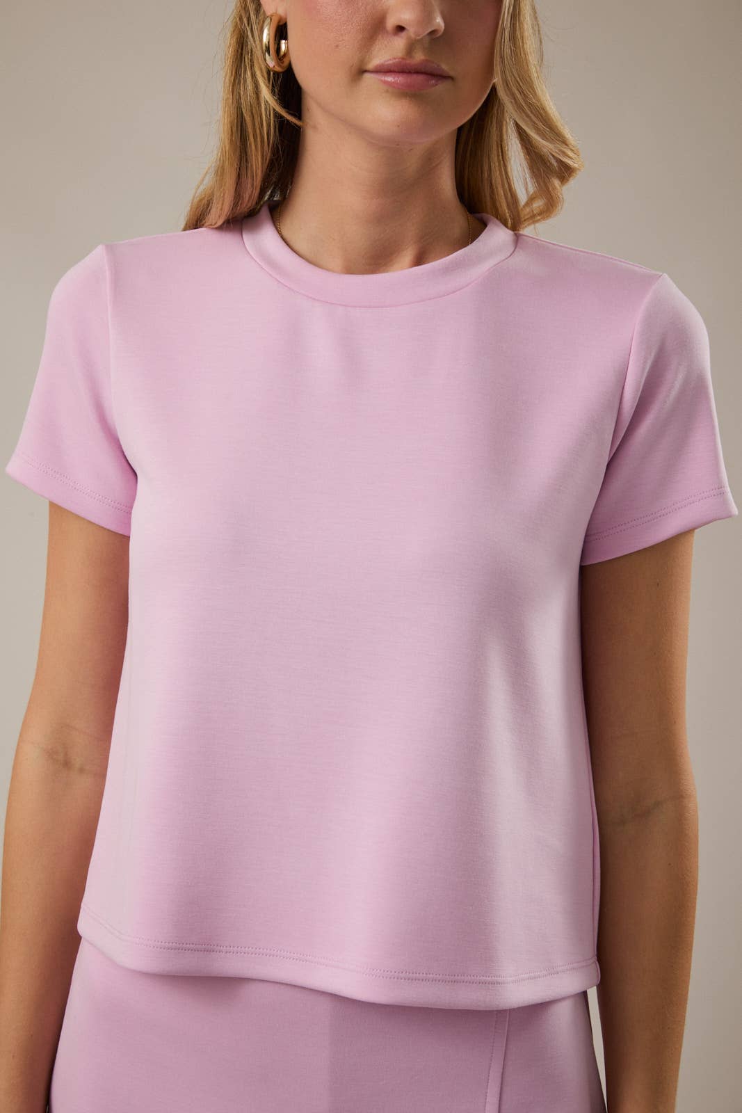 CREW NECK TOP AND HIGH WAIST FRONT SLIT BACK ELASTIC SKORT