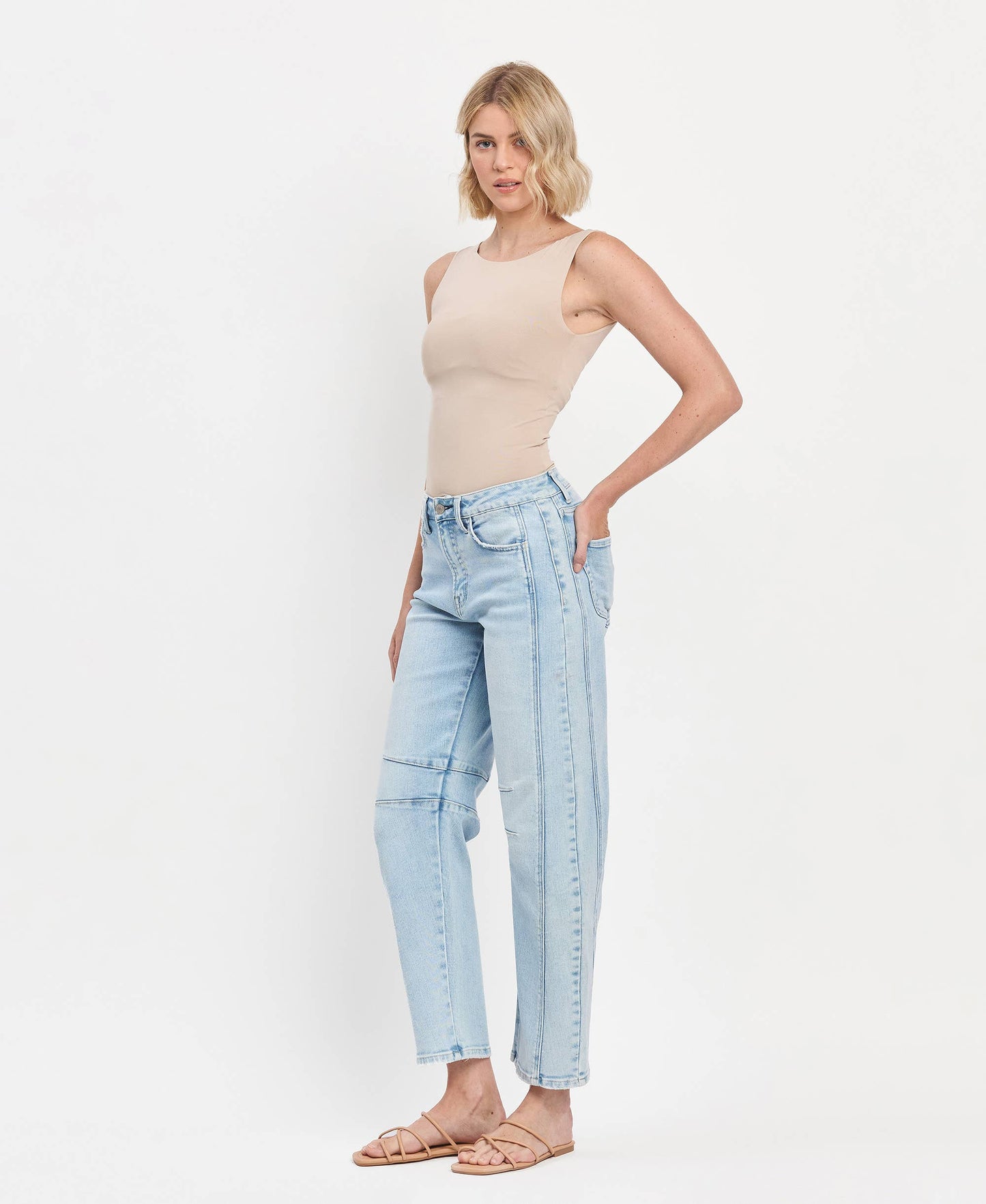 HIGH RISE LIGHT WASH BARREL LEG JEANS