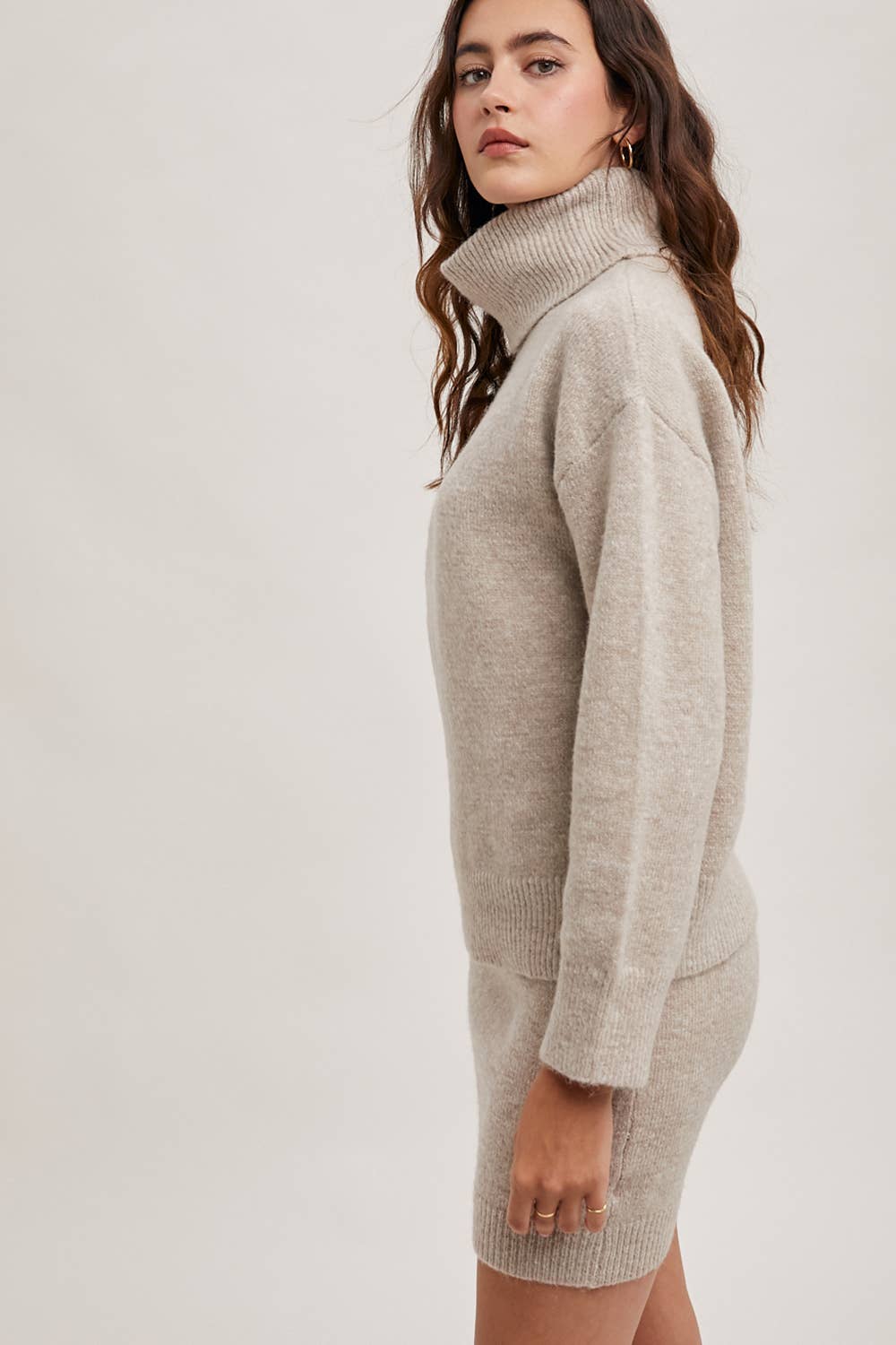 TURTLENECK KNIT SWEATER AND PENCIL MINI SKIRT SET