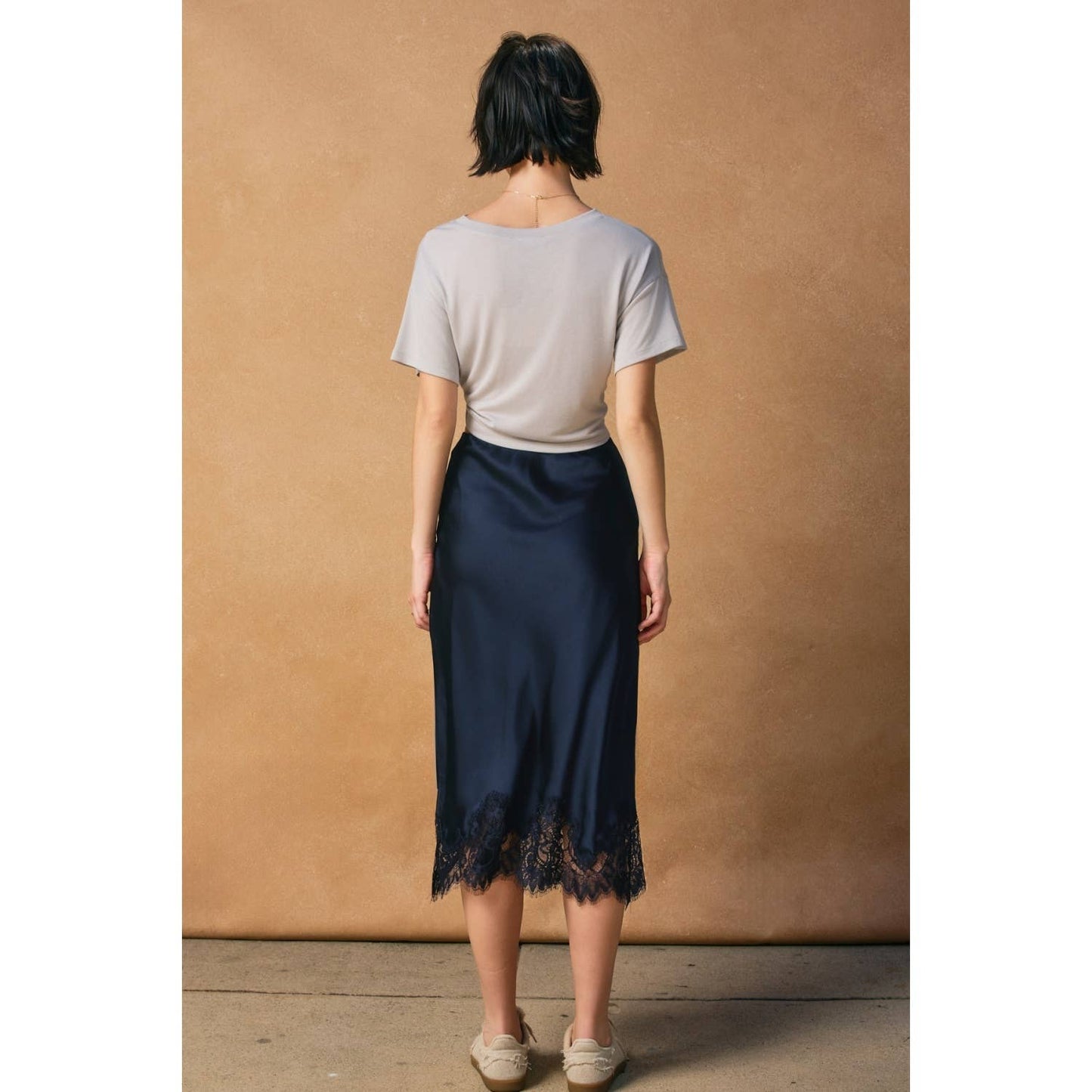 Dull Satin Lace Hem Pencil Skirt