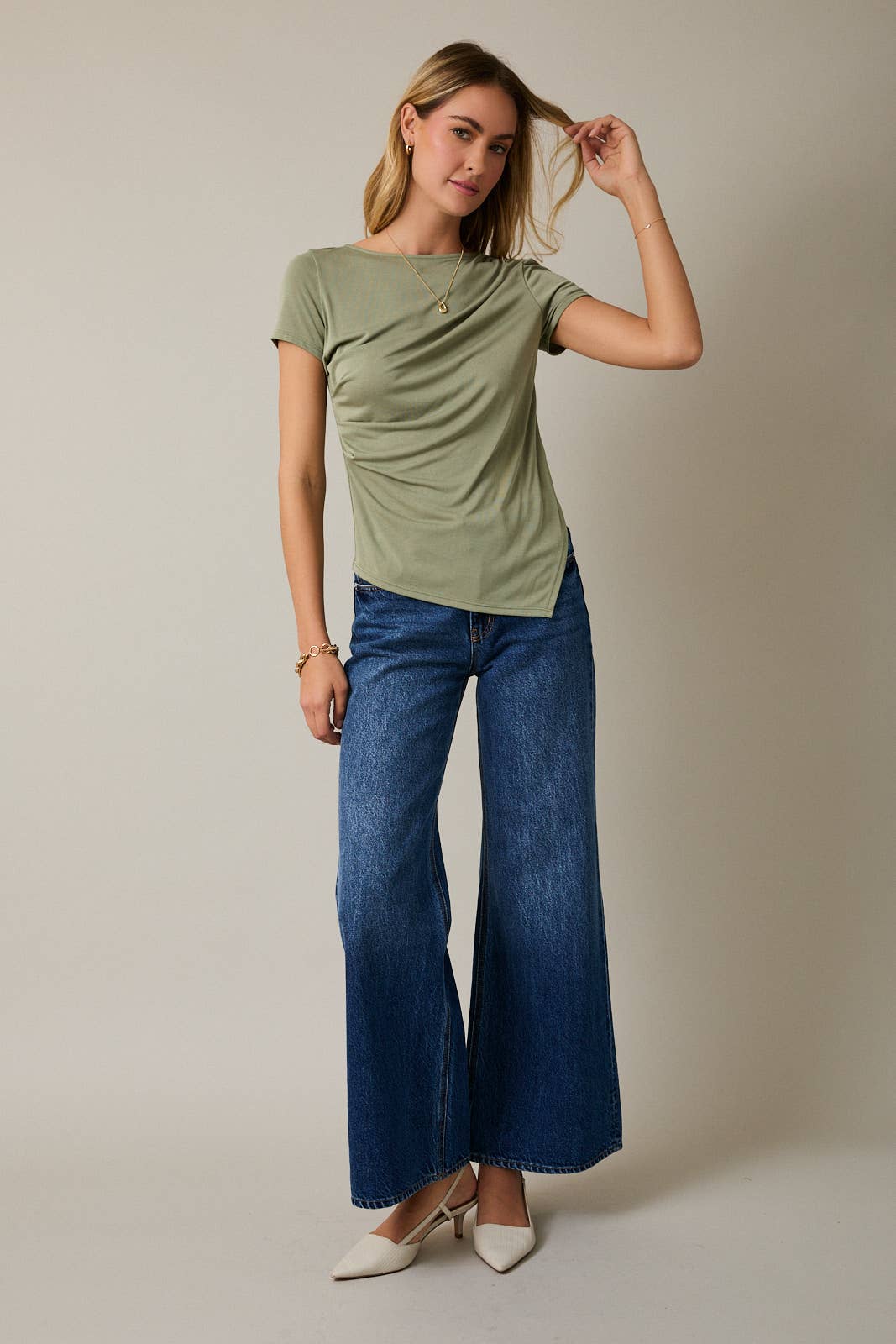 ROUND NECK SHORT SLEEVE SHIRRING DETAIL TOP