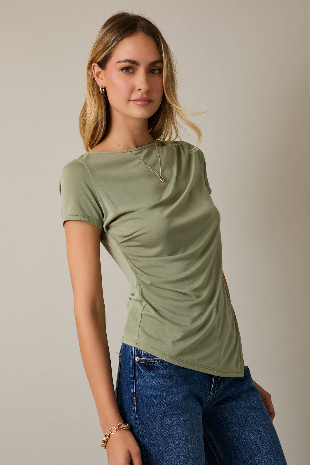 ROUND NECK SHORT SLEEVE SHIRRING DETAIL TOP
