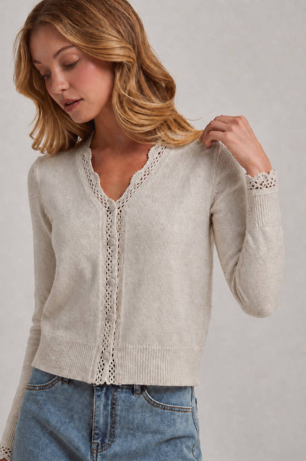 LACE TRIMMED BUTTON FRONT CARDIGAN