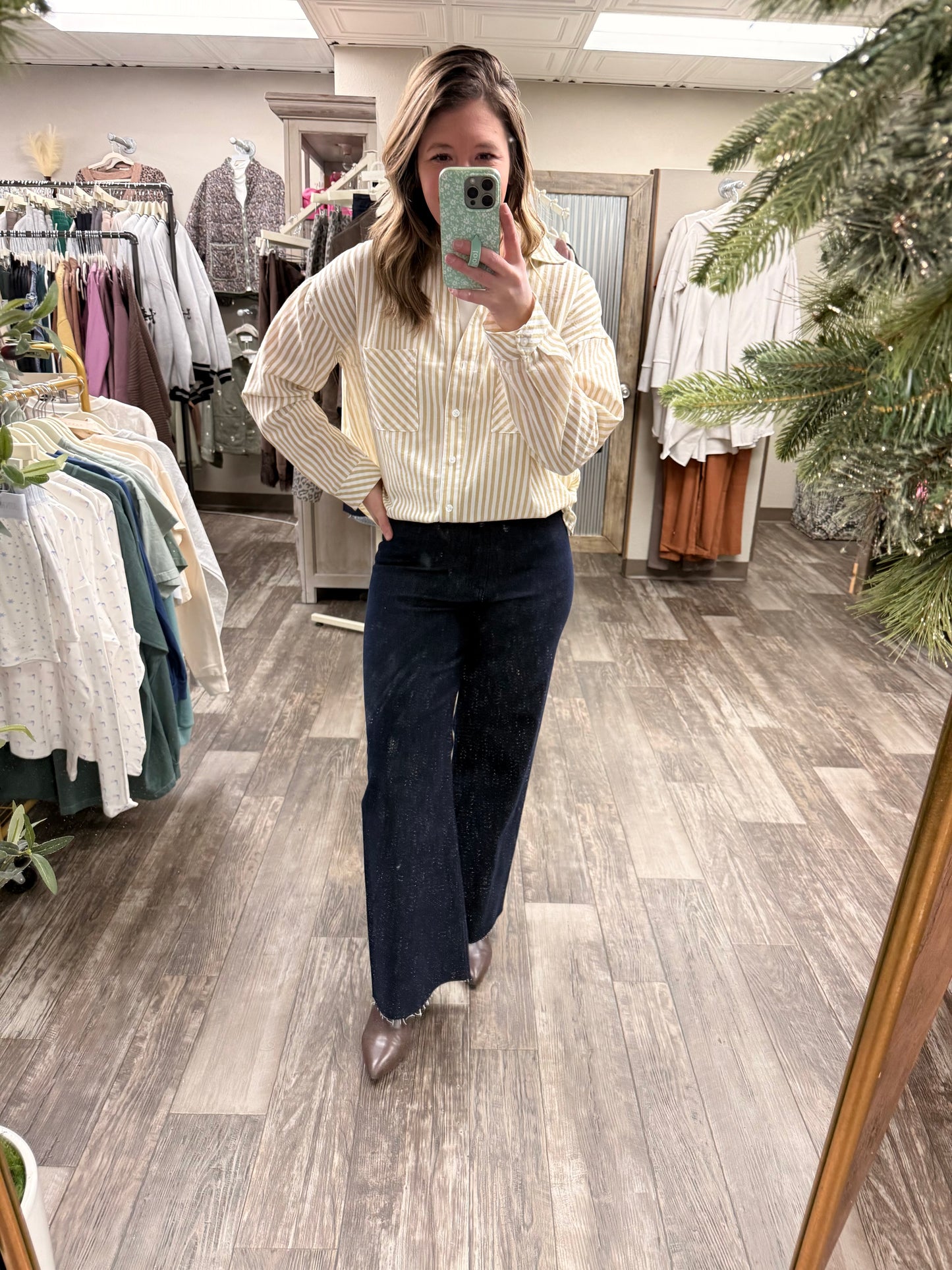 STRIPED PATTERN BUTTON DOWN SHIRTS