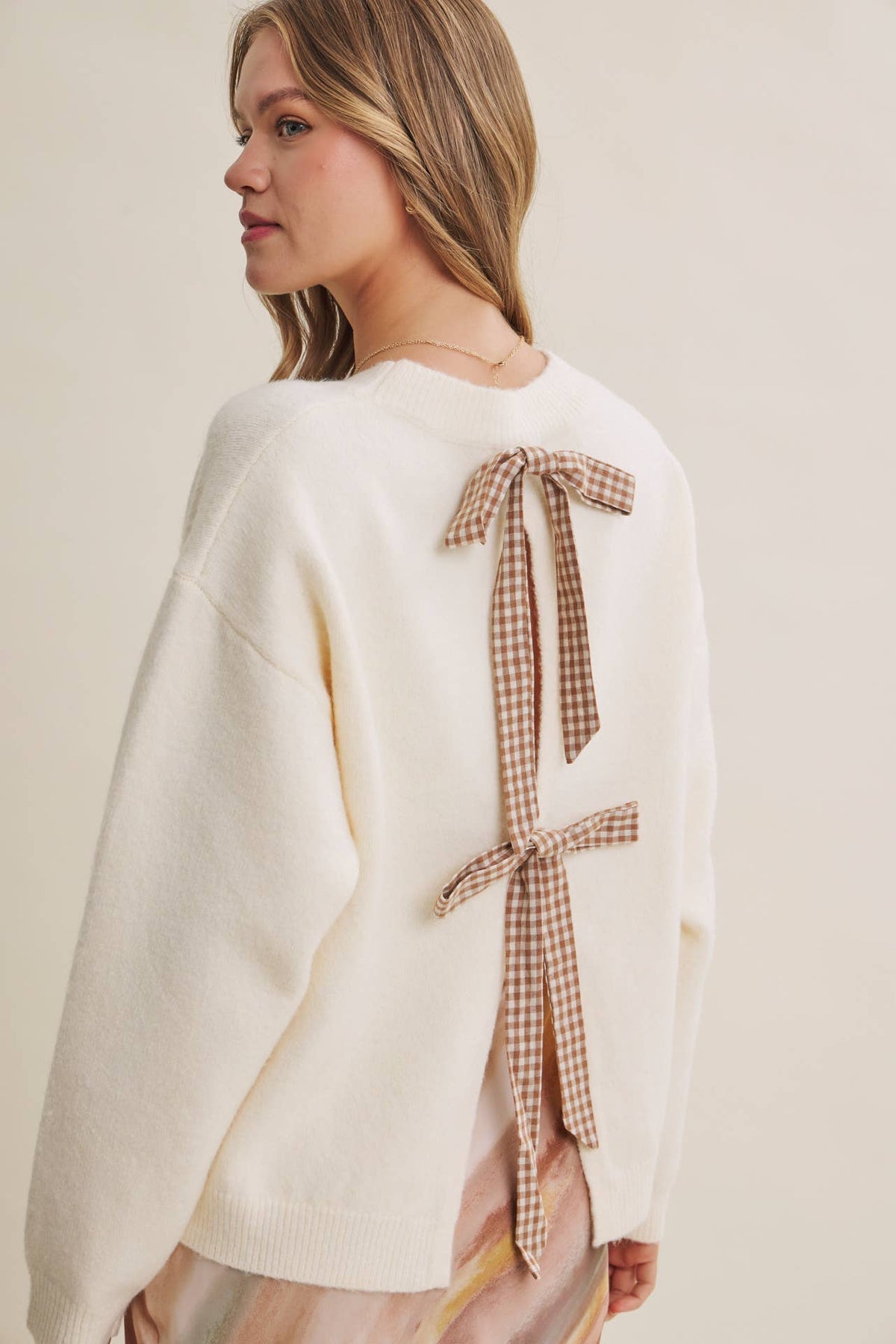 AUTUMN PICNIC OPEN-BACK GINGHAM BOW SWEATER TOP
