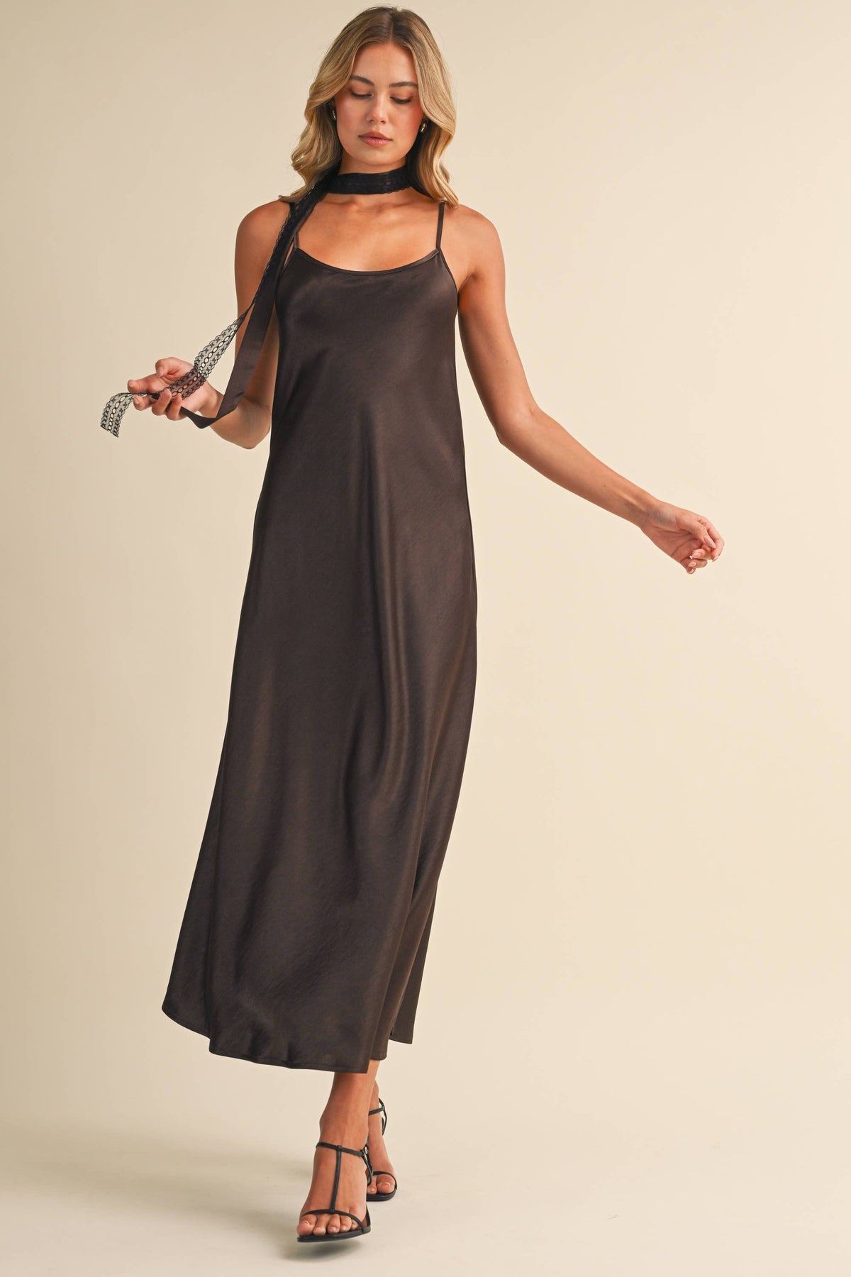 SCARF ACCESSORY SET SLEEVELESS SATIN MIDI DRESS