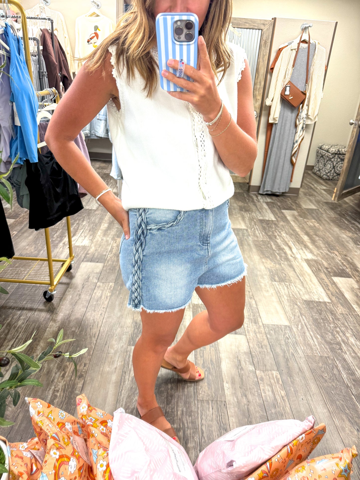DENIM SHORTS WITH POCKET AND SIDE SEAM BRAIDS
