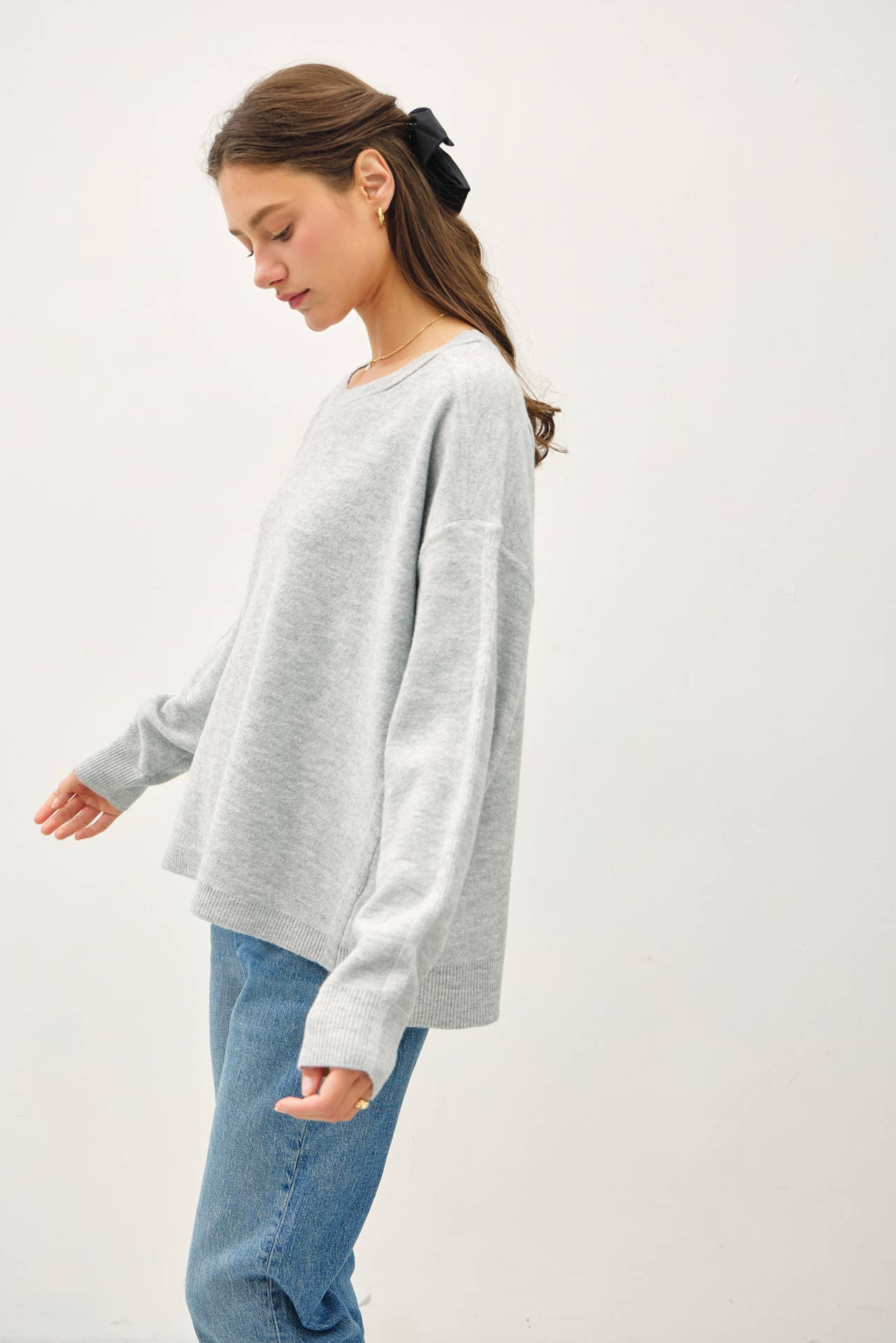 OVERSIZED SLUB YARN SWEATER WITH BACK STITCHING