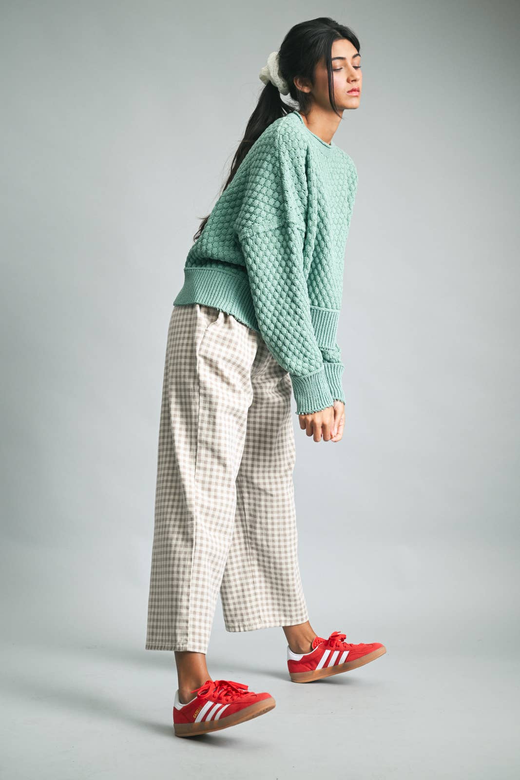 TEXTURED RAW EDGE DETAIL SWEATER
