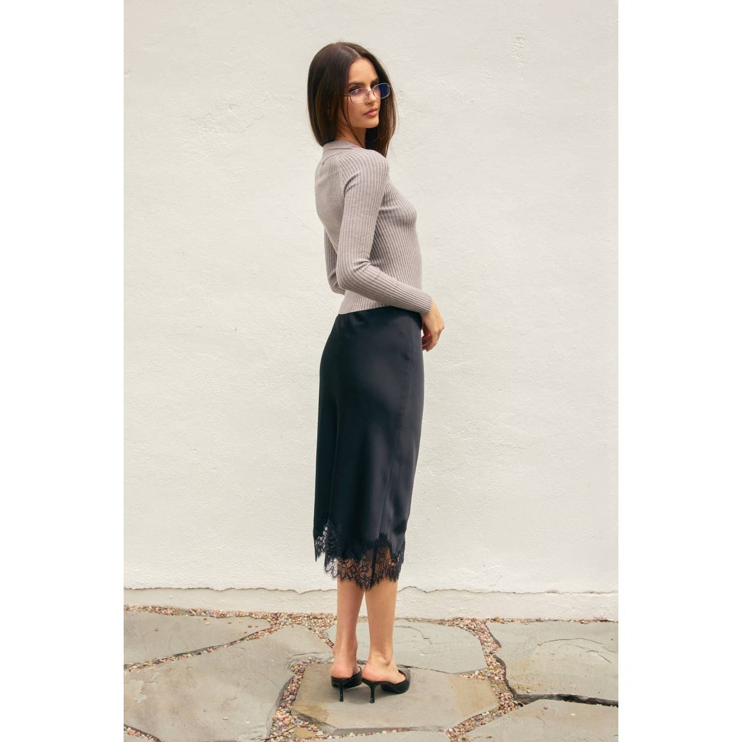 Dull Satin Lace Hem Pencil Skirt