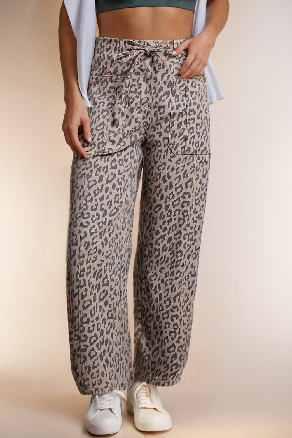 Leopard Printed Drawstring Waist Pocketed Wide Leg Jeans