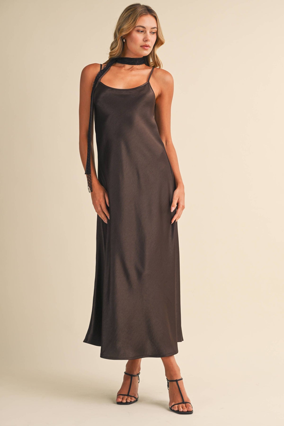 SCARF ACCESSORY SET SLEEVELESS SATIN MIDI DRESS