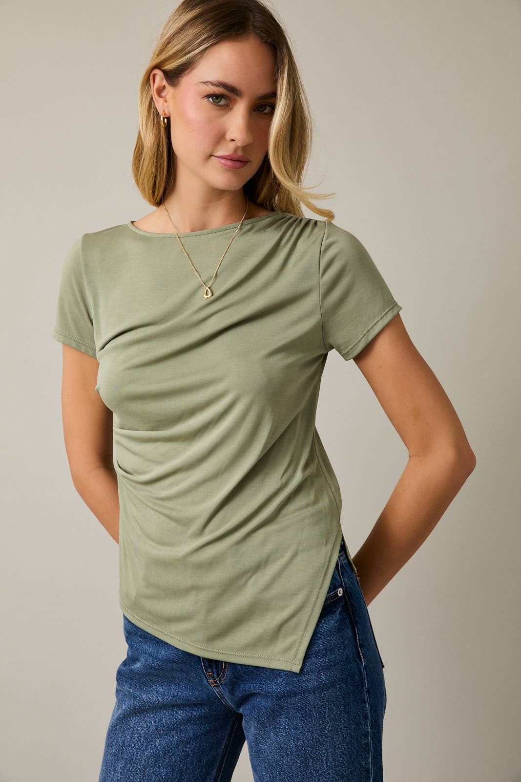 ROUND NECK SHORT SLEEVE SHIRRING DETAIL TOP