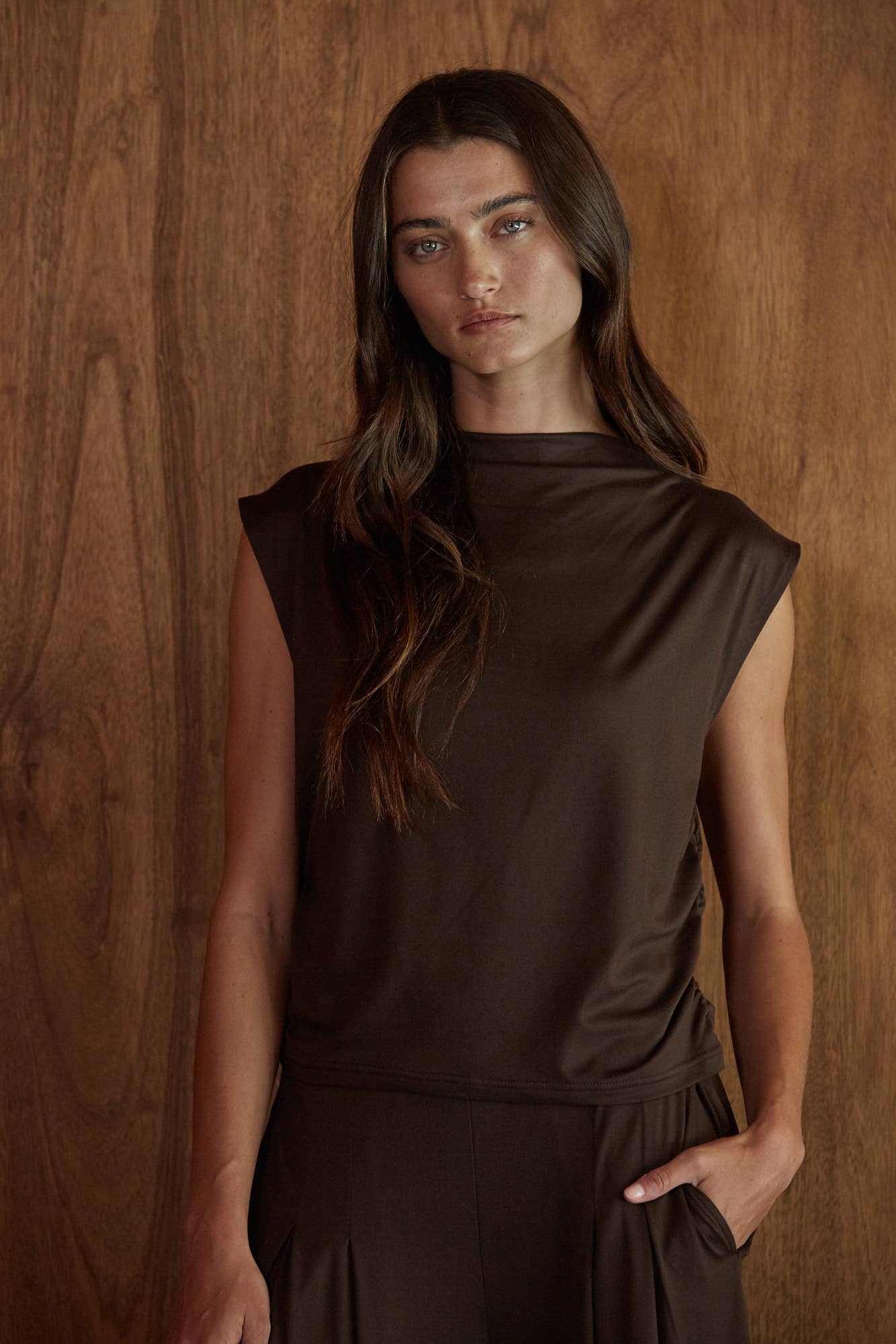 Knit Polyester Spandex Boat Neck Sleeveless Top