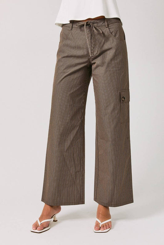LOW WAIST DRAW STRING DETAIL CARGO PANTS