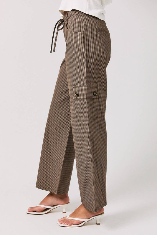 LOW WAIST DRAW STRING DETAIL CARGO PANTS