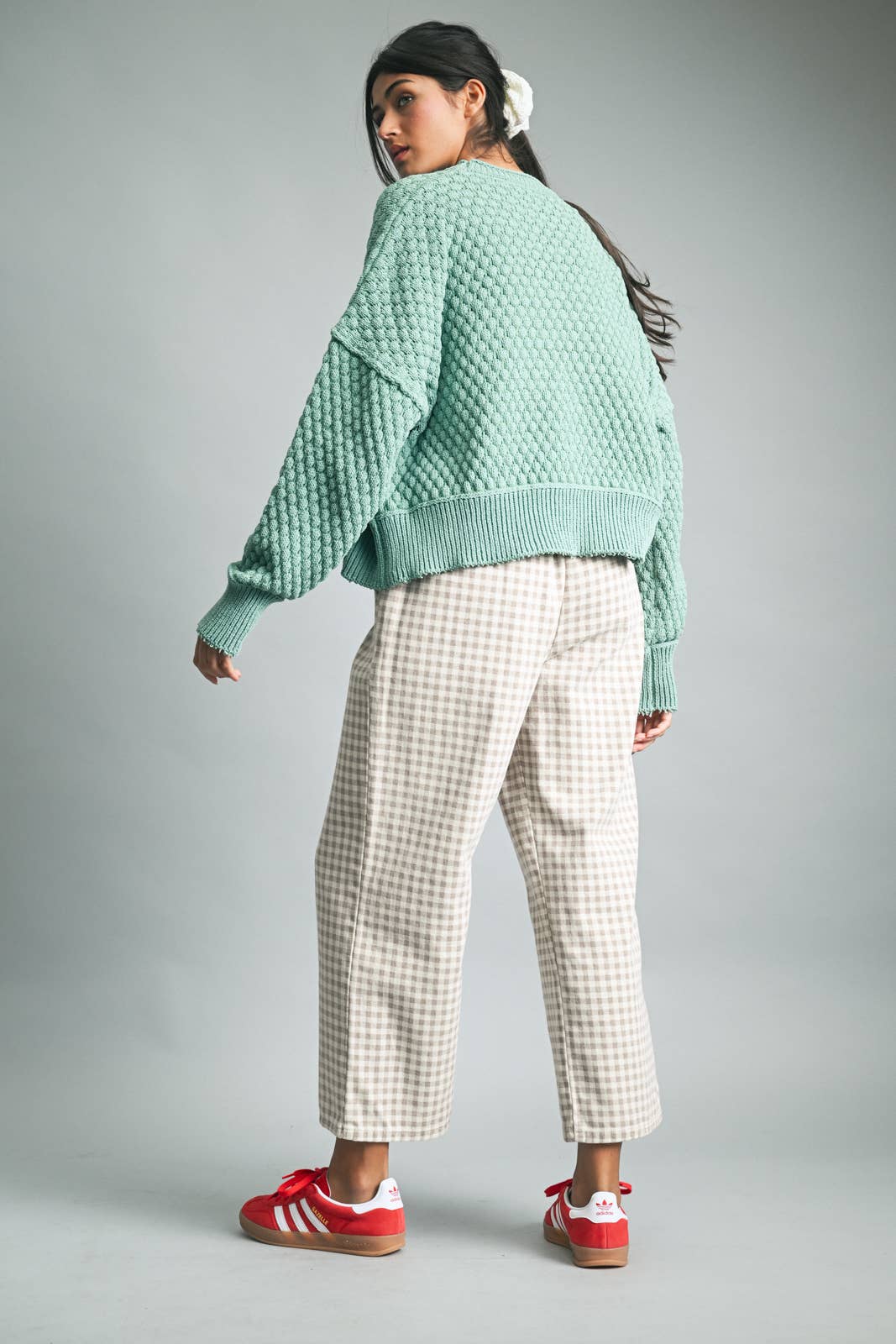 TEXTURED RAW EDGE DETAIL SWEATER