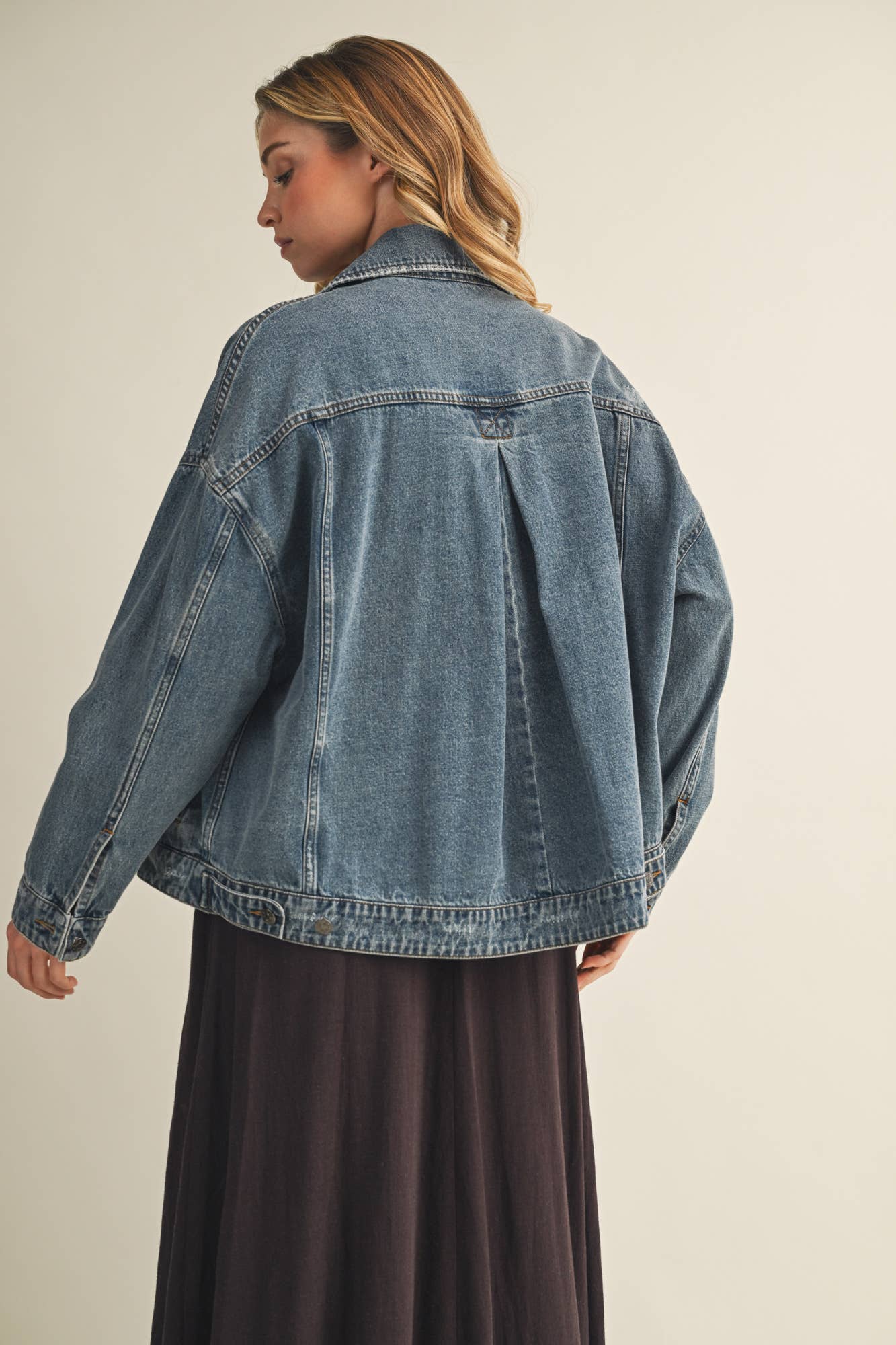 BACK PLEATED JACKET