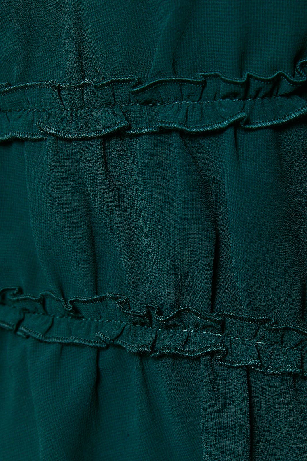 V-NECKLINE KNOTTED RUFFLE CAMI TOP